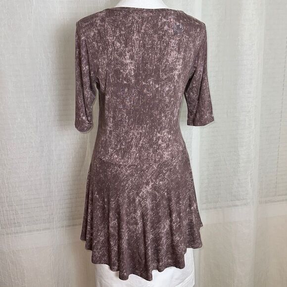 LOGO XS Brown Ivory Almost Mauve Asymmetrical V-Neck Quarter Sleeve Tunic - Picture 2 of 12
